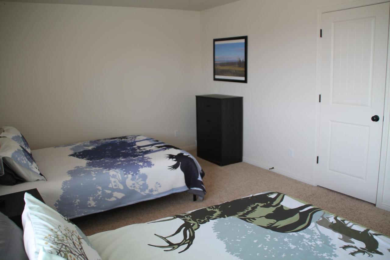 3 Queen Beds, 1 Twin Bed, 2 Rooms, 1 And A Half Bath, Self Check-In, Flexcation Equipped Idaho Falls Exterior photo